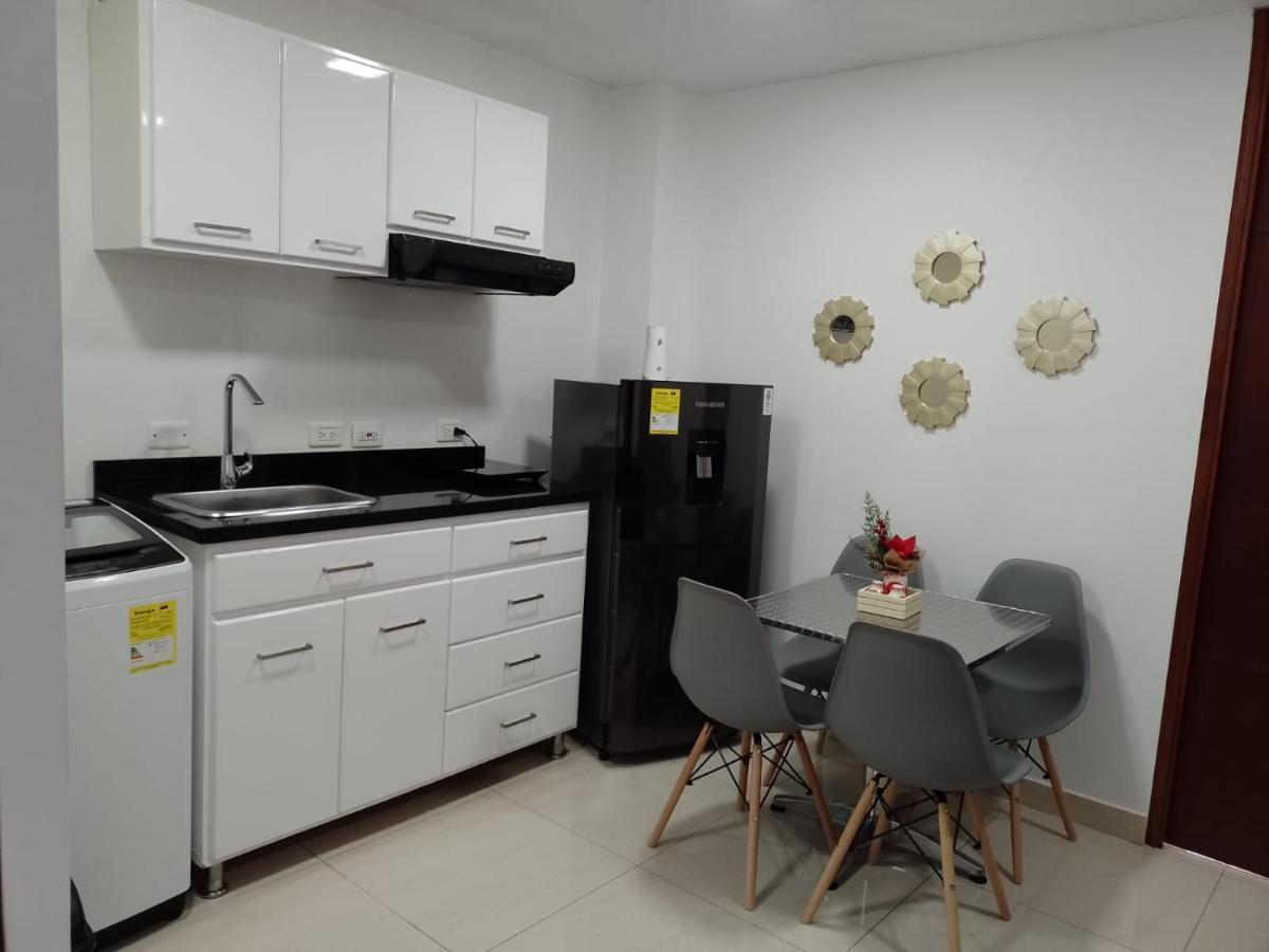 Apartasuites Aaa Modelia Богота Екстериор снимка