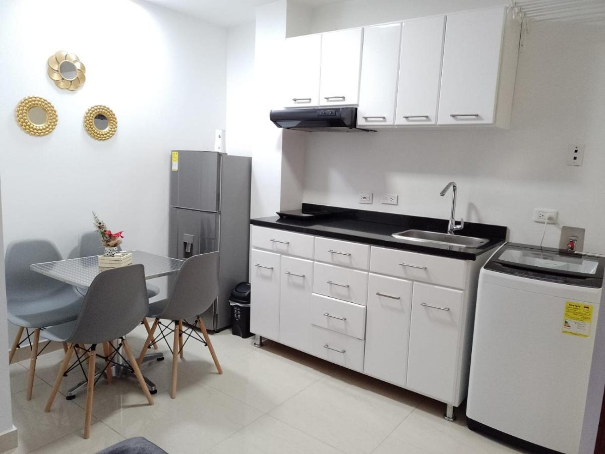 Apartasuites Aaa Modelia Богота Екстериор снимка